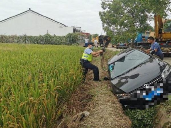 沈北新区吊车租赁电话_汽车吊-仲恺吊车出租液压支腿分为哪几种？